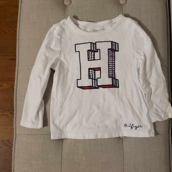 Tommy Hilfiger 2-Piece Set- Size 2T-3T - Picture 2 of 5